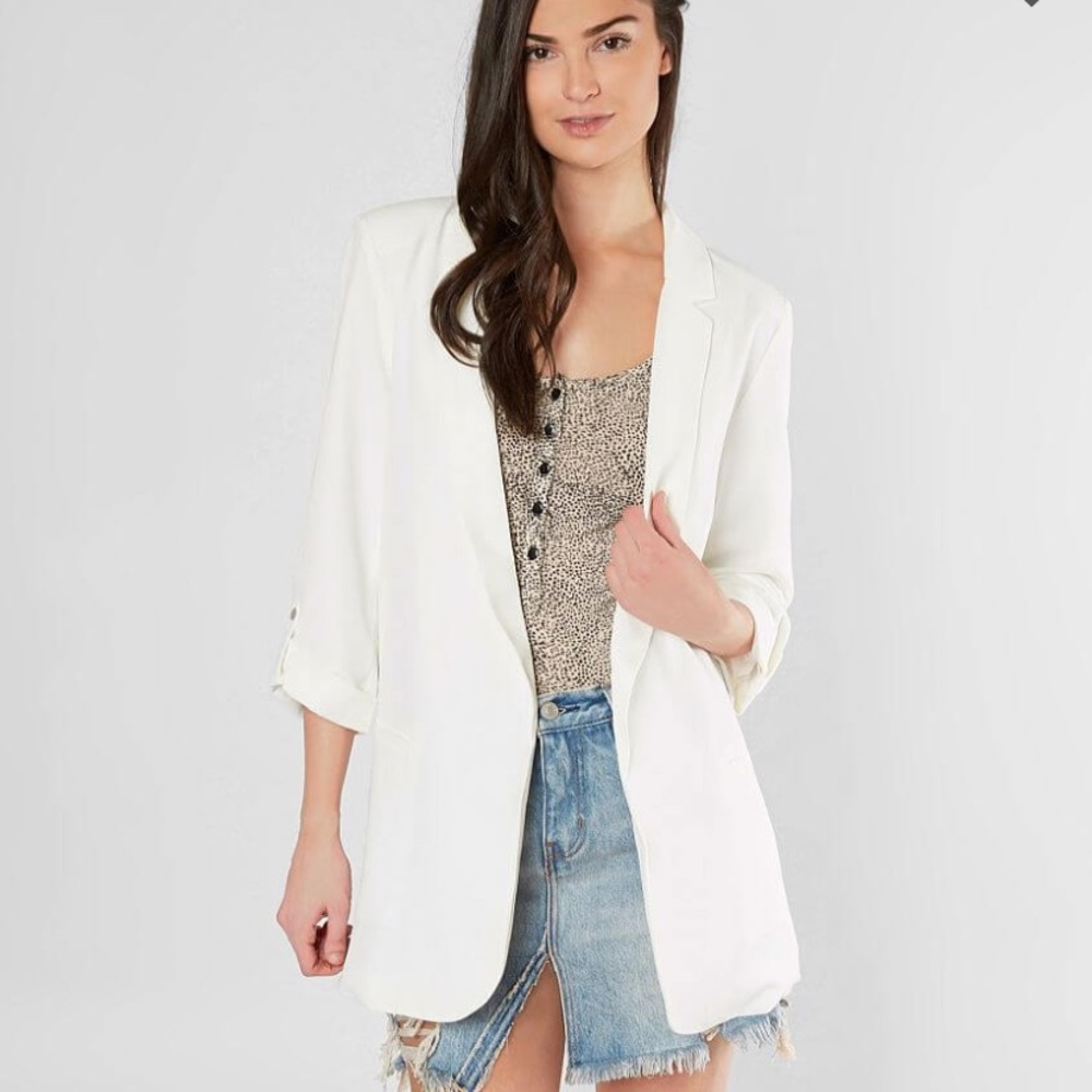XL THE BUCKLE WHITE BLAZER